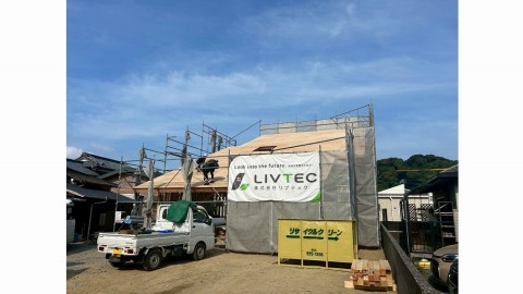 「平屋のように暮らせるガレージのある家」上棟しました。